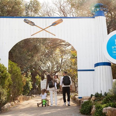 Travel Hotel Gesher Haziv 외부 사진